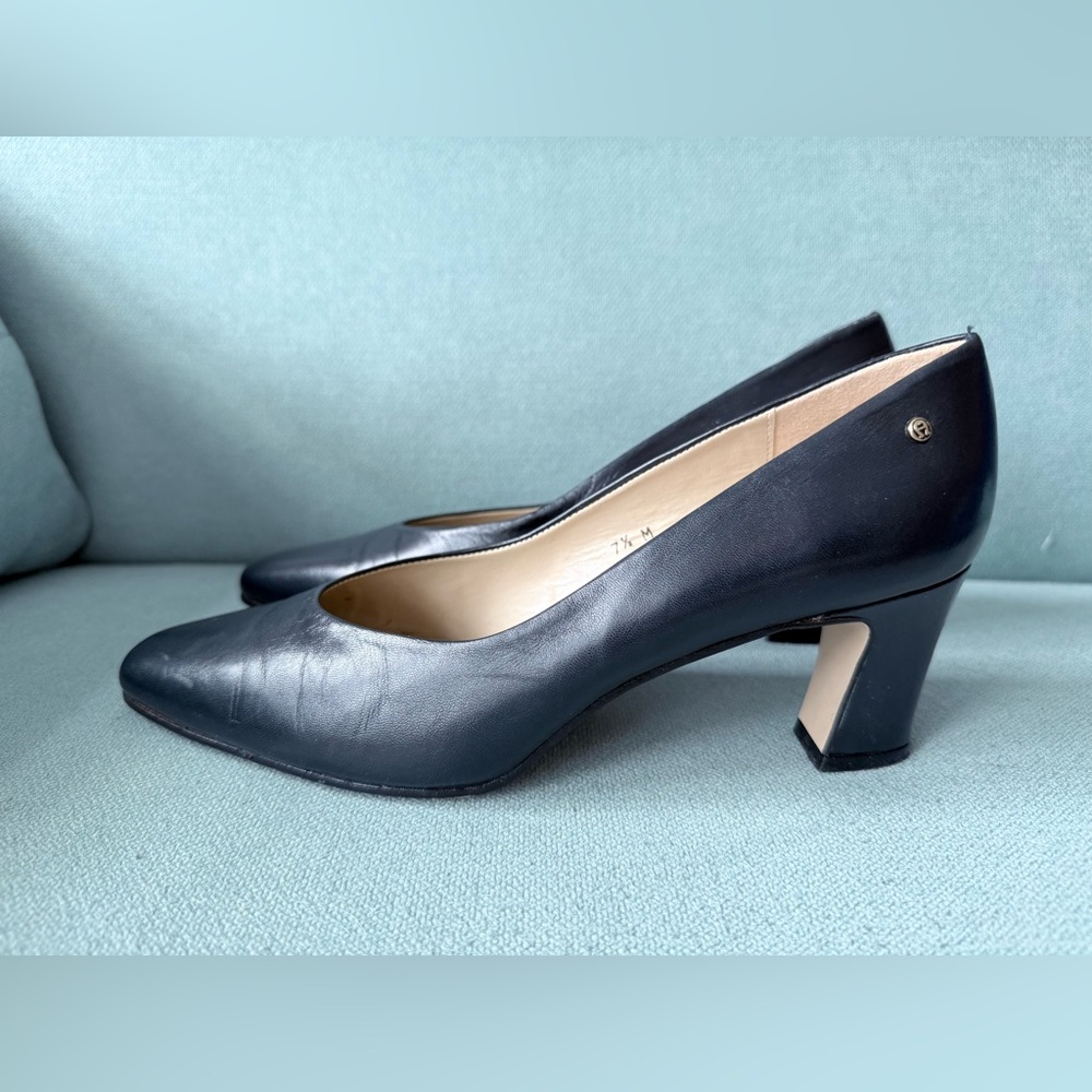 NAVY Etienne Aigner Taylor Pumps 7.5 - EUC!